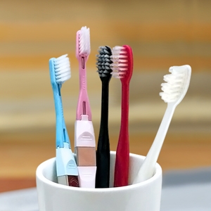 Because teenagers have to be “different”, their toothbrushes have to be different and appropriate for their age too!