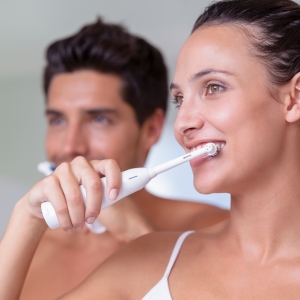 “แปรงสีฟันไฟฟ้า” หากใช้ติดต่อกันเป็นประจำได้หรือไม่